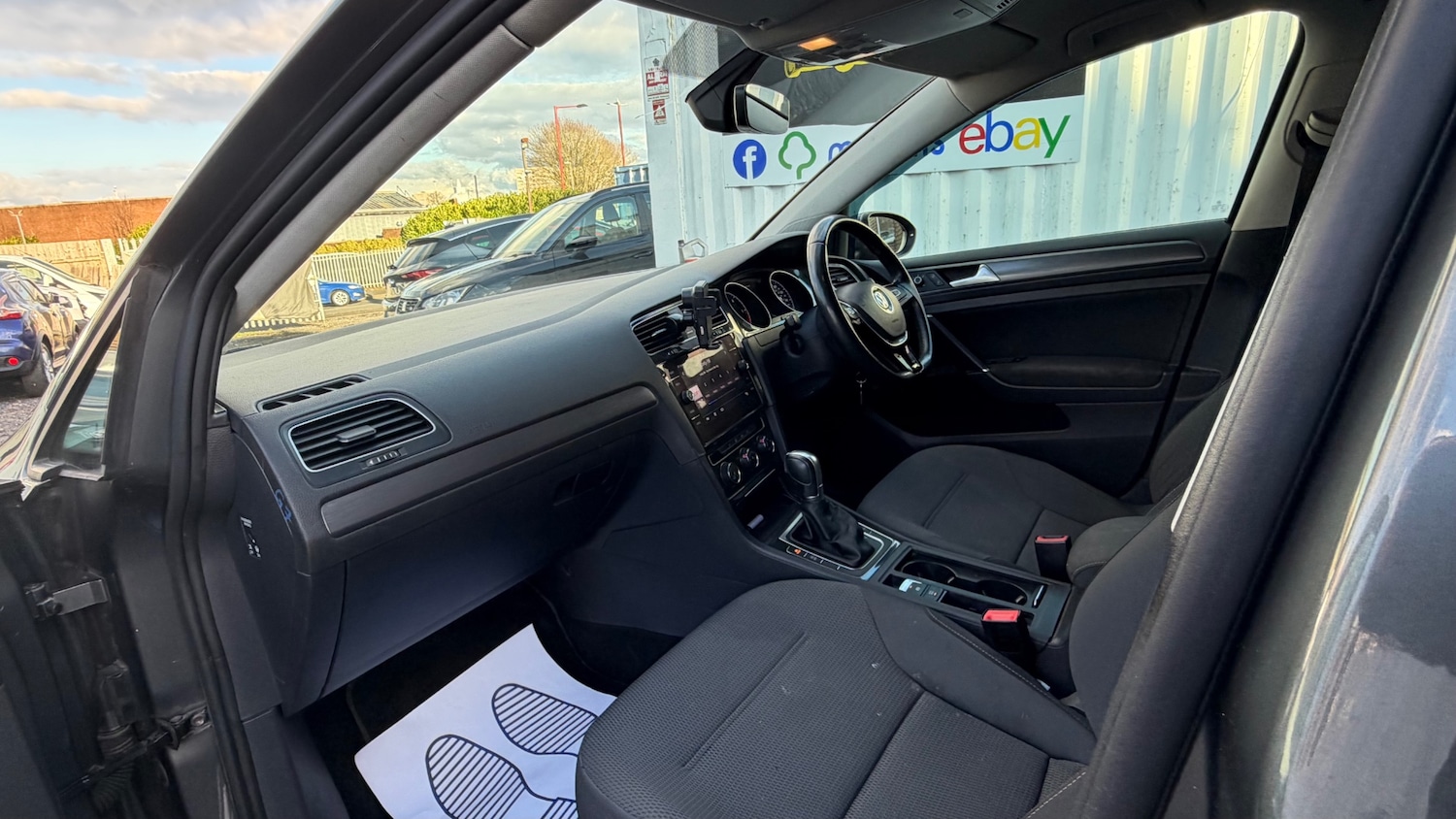 Used Volkswagen Golf 2017 for sale - 77704390: Photo 26