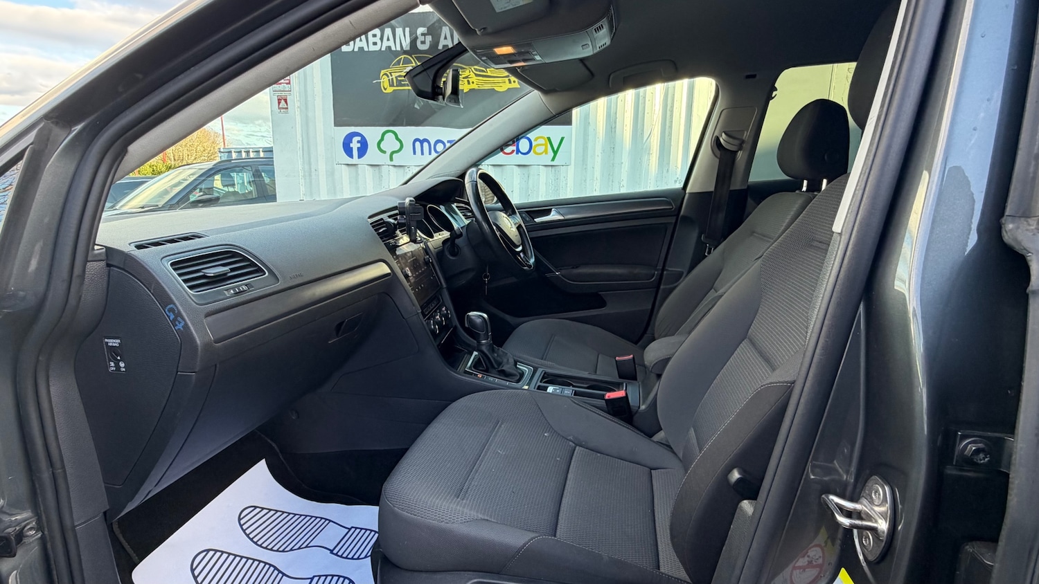 Used Volkswagen Golf 2017 for sale - 77704390: Photo 6