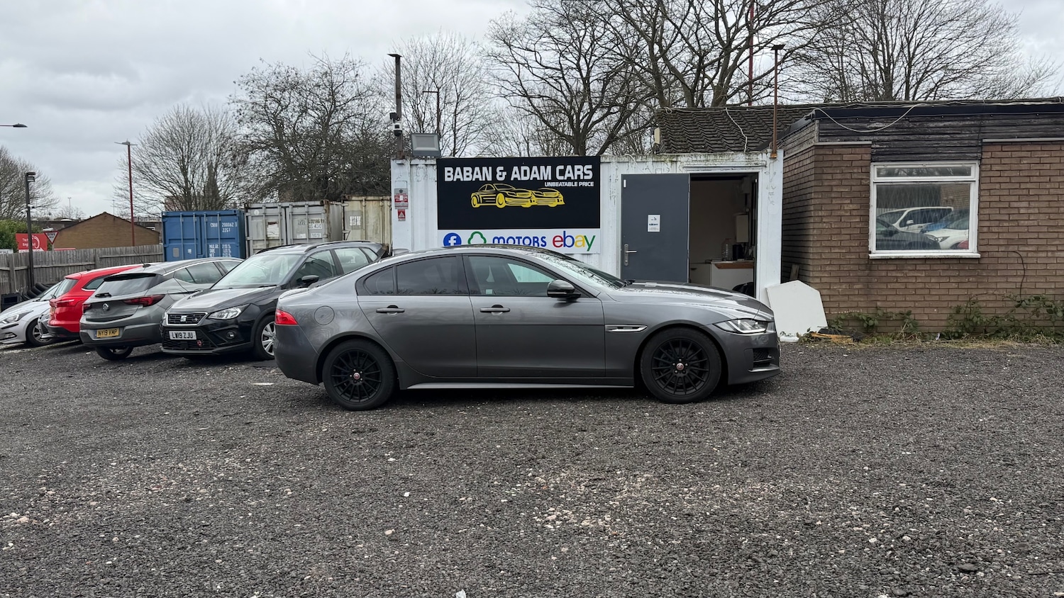 Used Jaguar XE 2017 for sale - 77640070: Photo 2