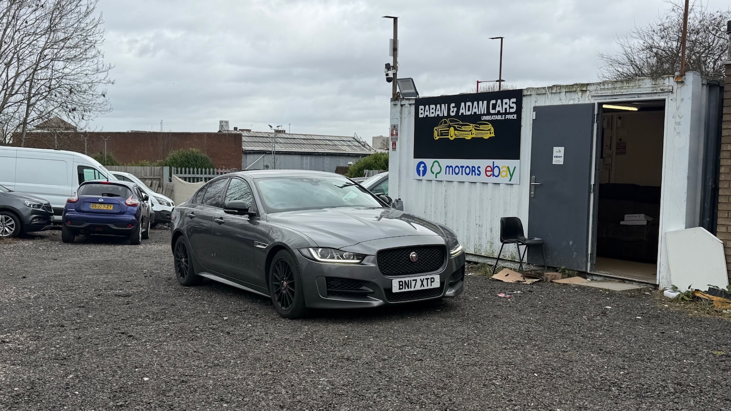 Used Jaguar XE 2017 for sale - 77640070: Photo 3