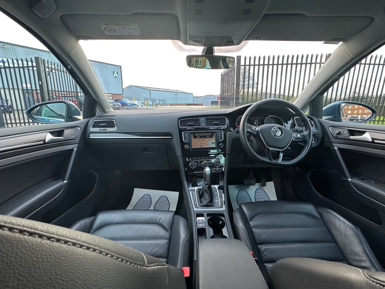 Used Volkswagen Golf 2017 for sale - 77240324: Photo 11