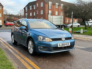 Used Volkswagen Golf 2017 for sale - 77240324: Photo