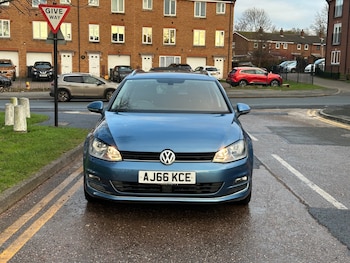 Used Volkswagen Golf 2017 for sale - 77240324: Photo