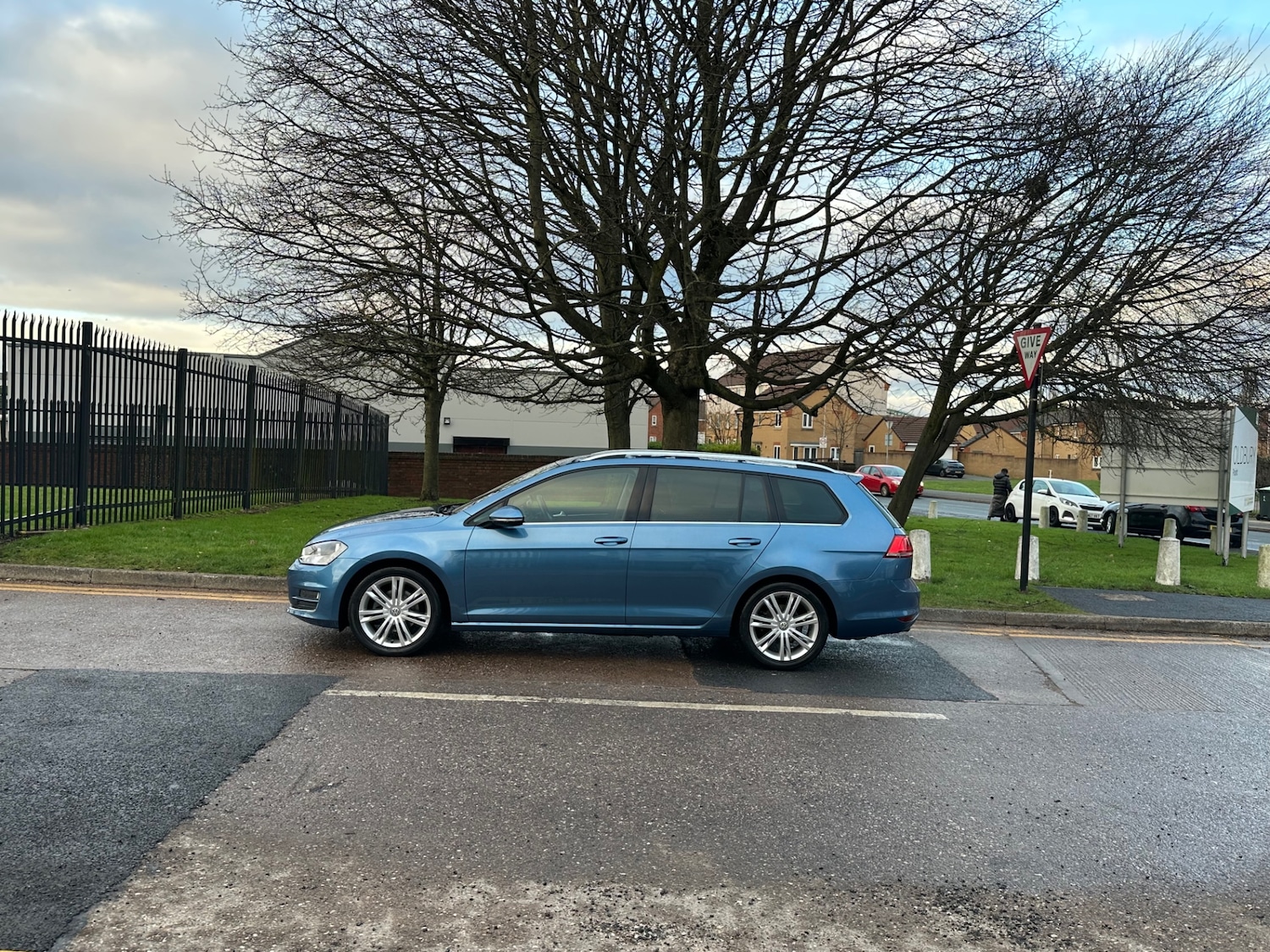 Used Volkswagen Golf 2017 for sale - 77240324: Photo 6