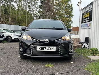 Used Toyota Yaris 2017 for sale - 76011920: Photo