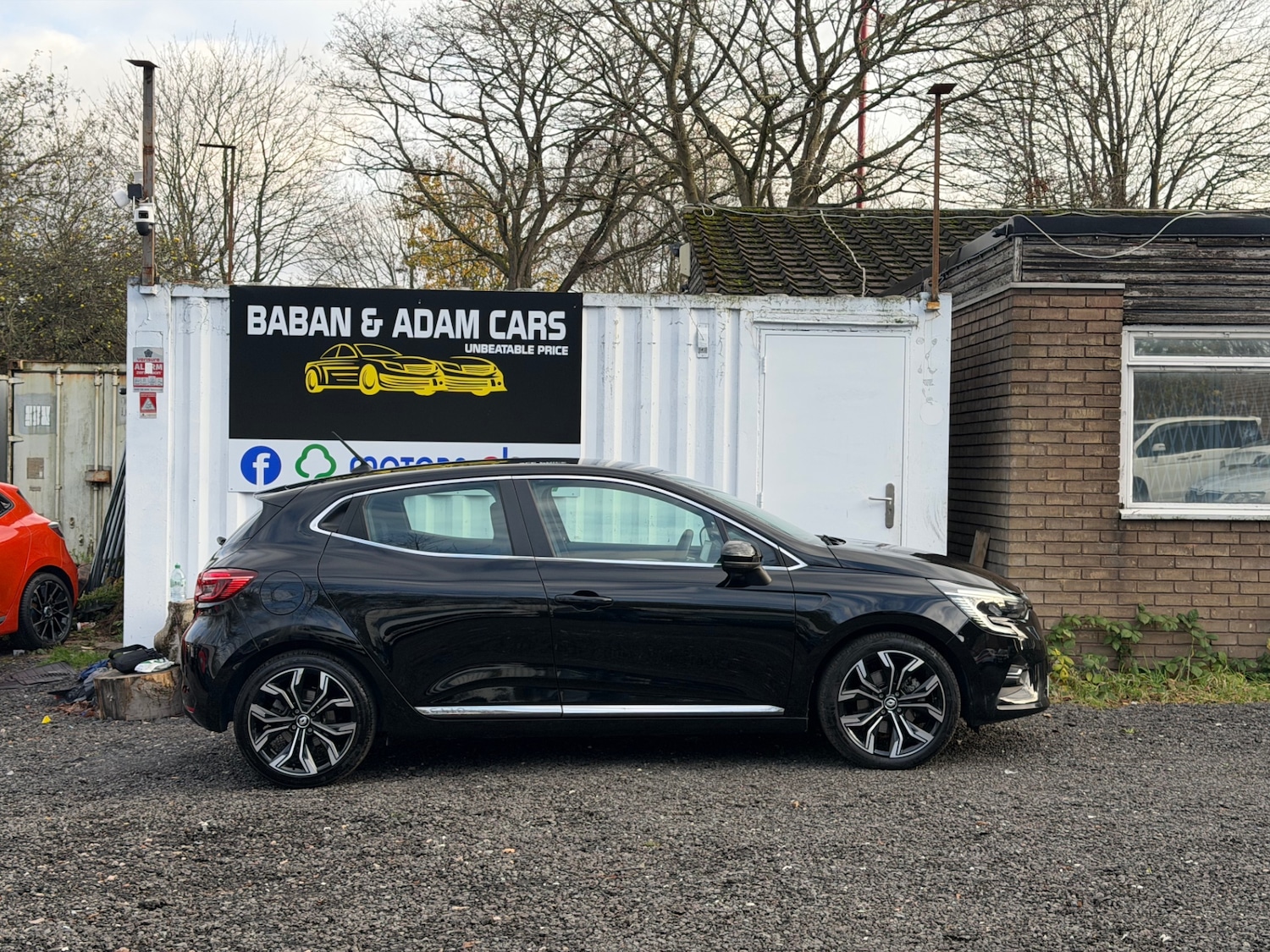 Used Renault Clio 2022 for sale - 76630464: Photo 2