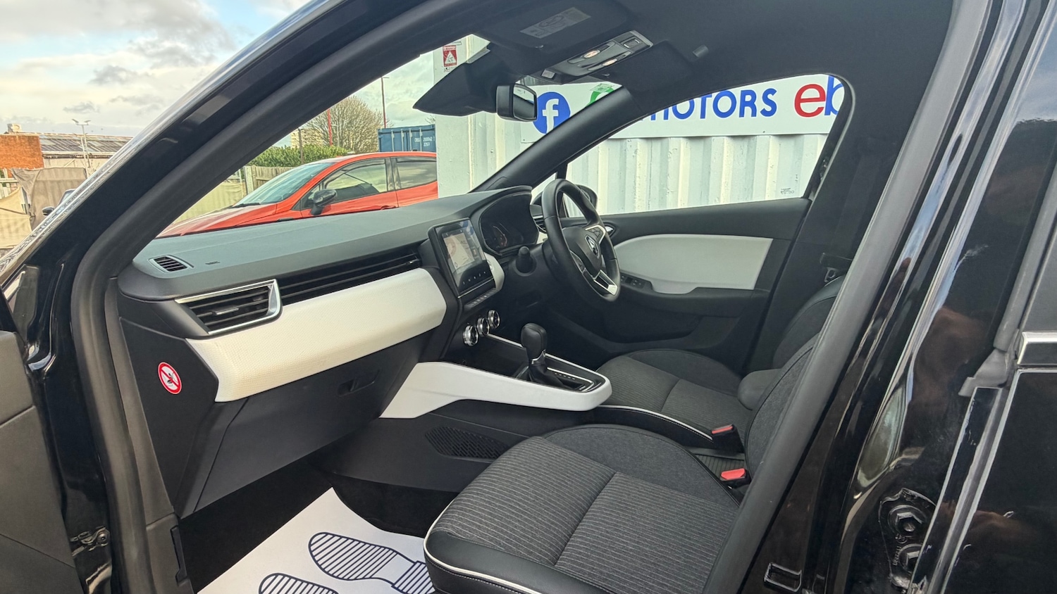 Used Renault Clio 2022 for sale - 76630464: Photo 21