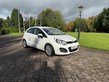 2013 (63) - 1.25 2 Euro 5 5dr