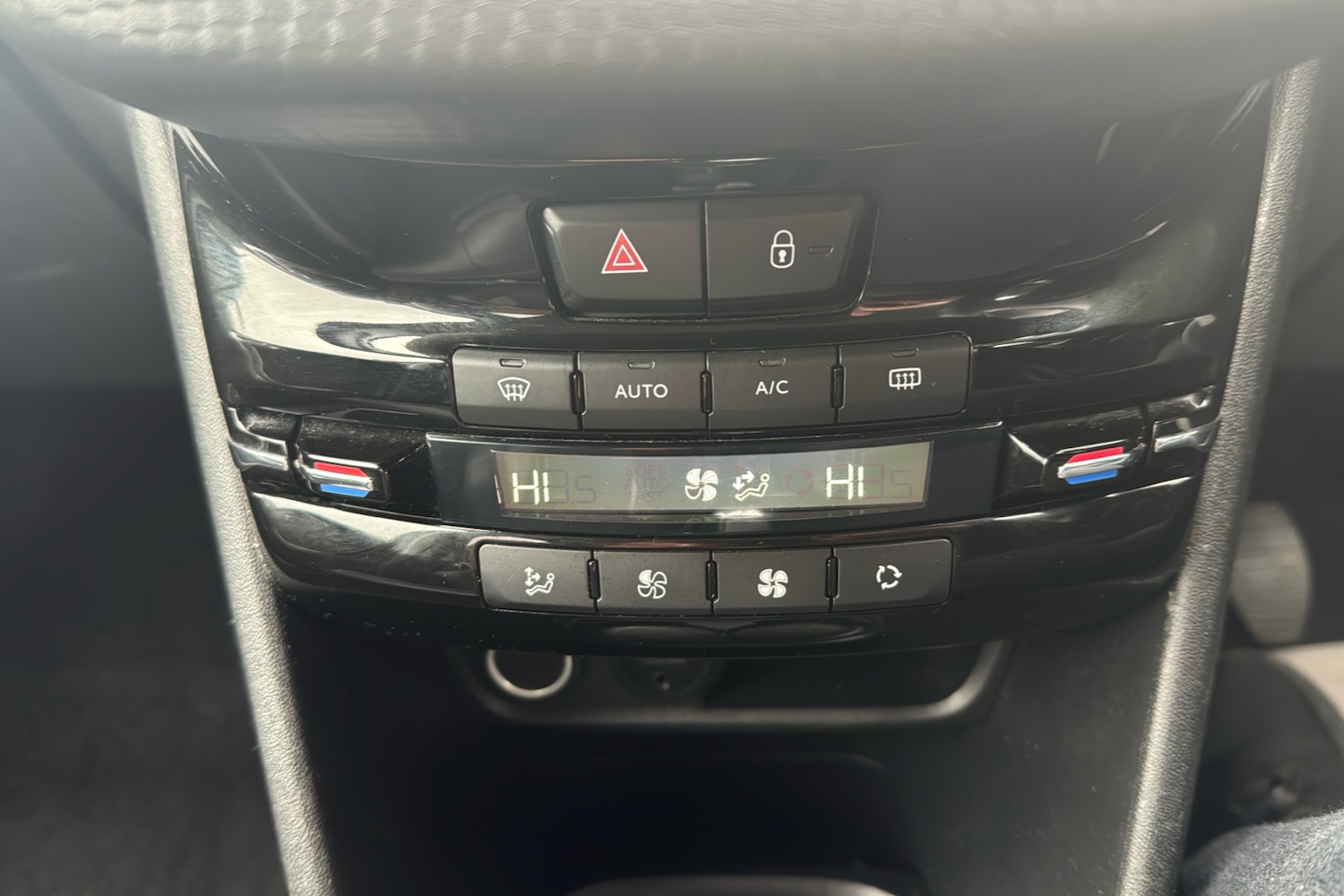 Used Peugeot 2008 2017 for sale - 77787287: Photo 16