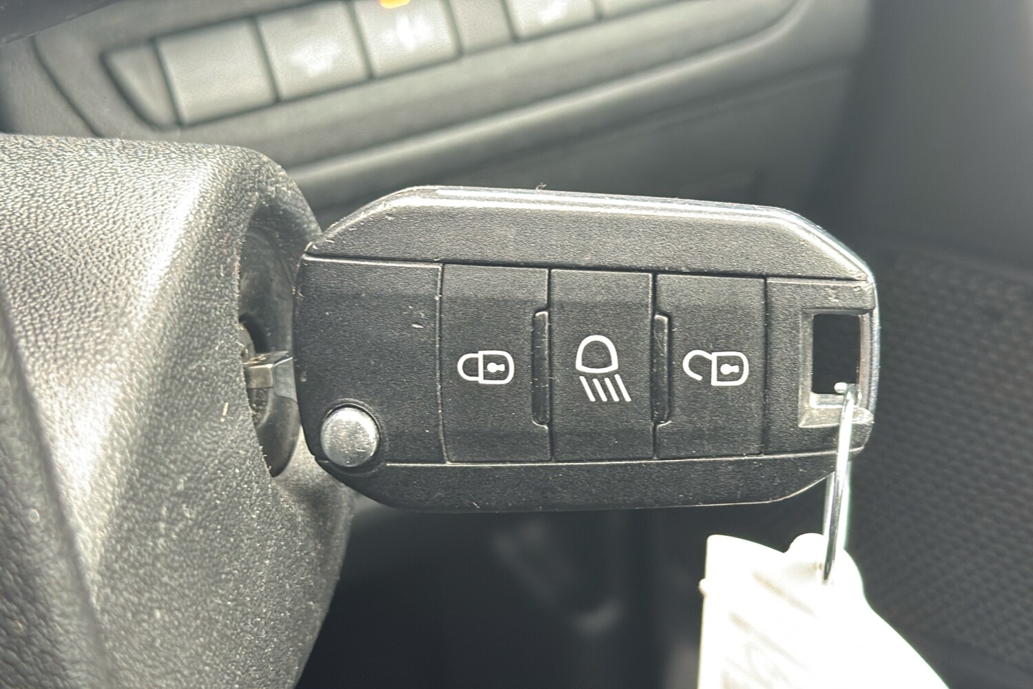 Used Peugeot 2008 2017 for sale - 77787287: Photo 23