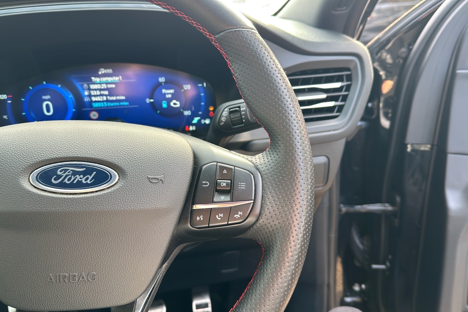 Ford Kuga 2.5 Ecoboost Duratec 14.4kwh St Line X Suv 5dr Petrol Plug In Hybrid - Picture 18 of 24