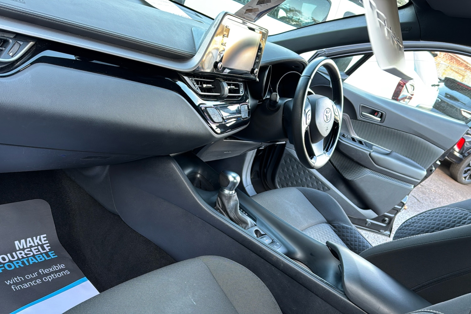 Used Toyota C-HR 2022 for sale - 76576383: Photo 11