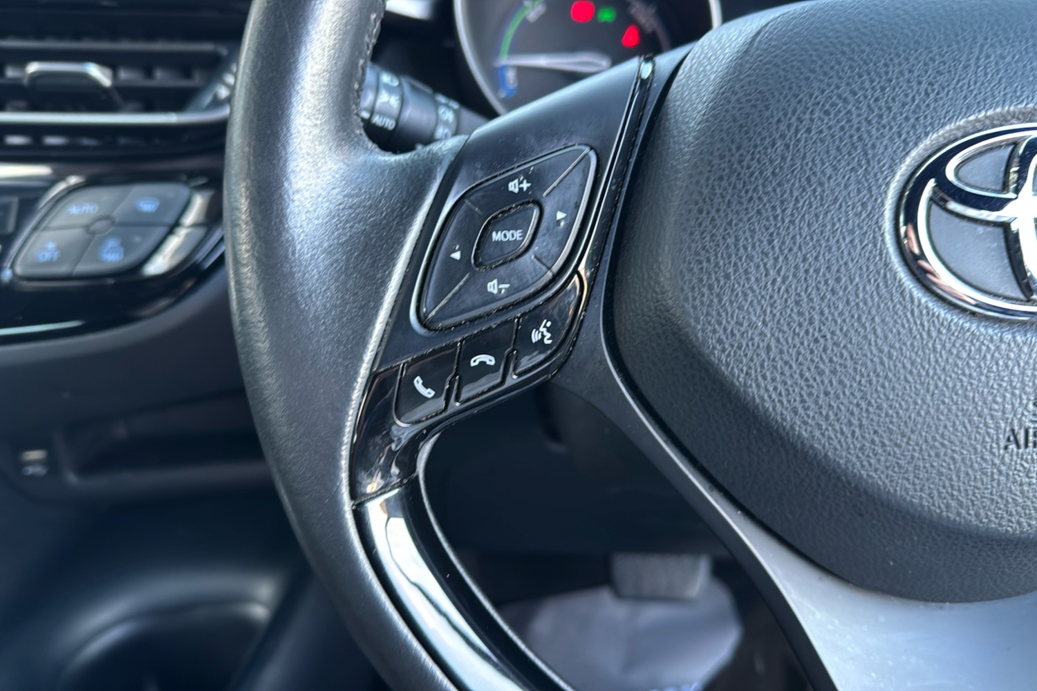 Used Toyota C-HR 2022 for sale - 76576383: Photo 17