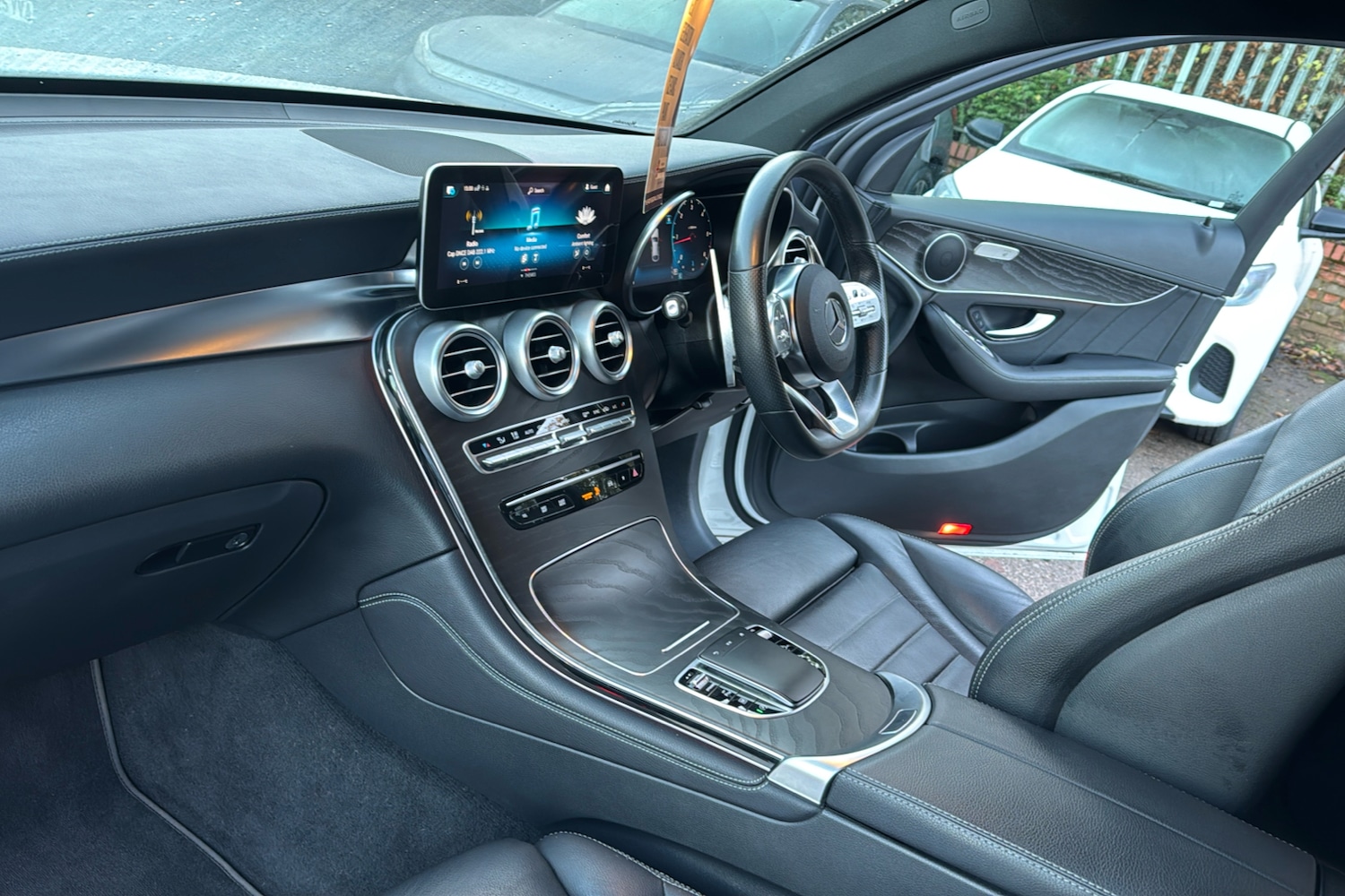 Used Mercedes-Benz GLC 2021 for sale - 76669413: Photo 11