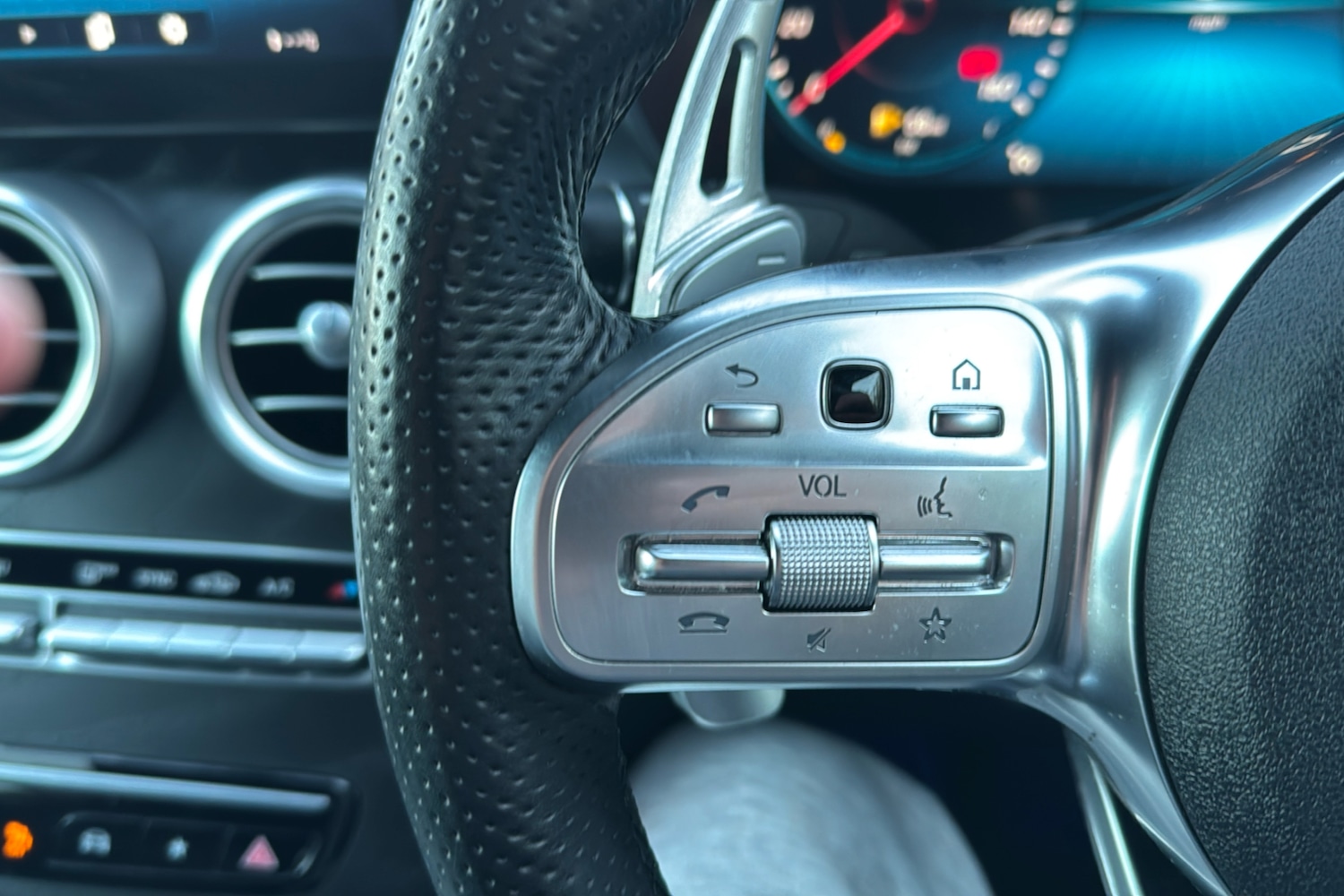 Used Mercedes-Benz GLC 2021 for sale - 76669413: Photo 17