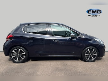 Used Peugeot 208 2016 for sale - 79323724: Photo