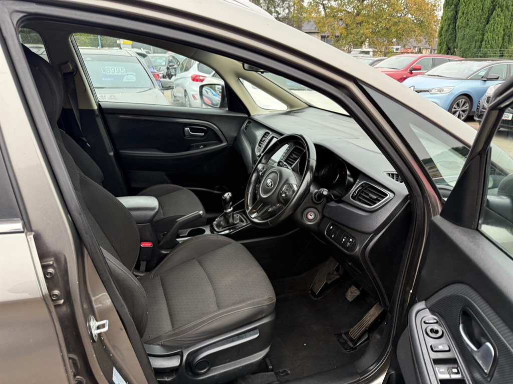 Used Kia Carens 2018 for sale - 76290116: Photo 7