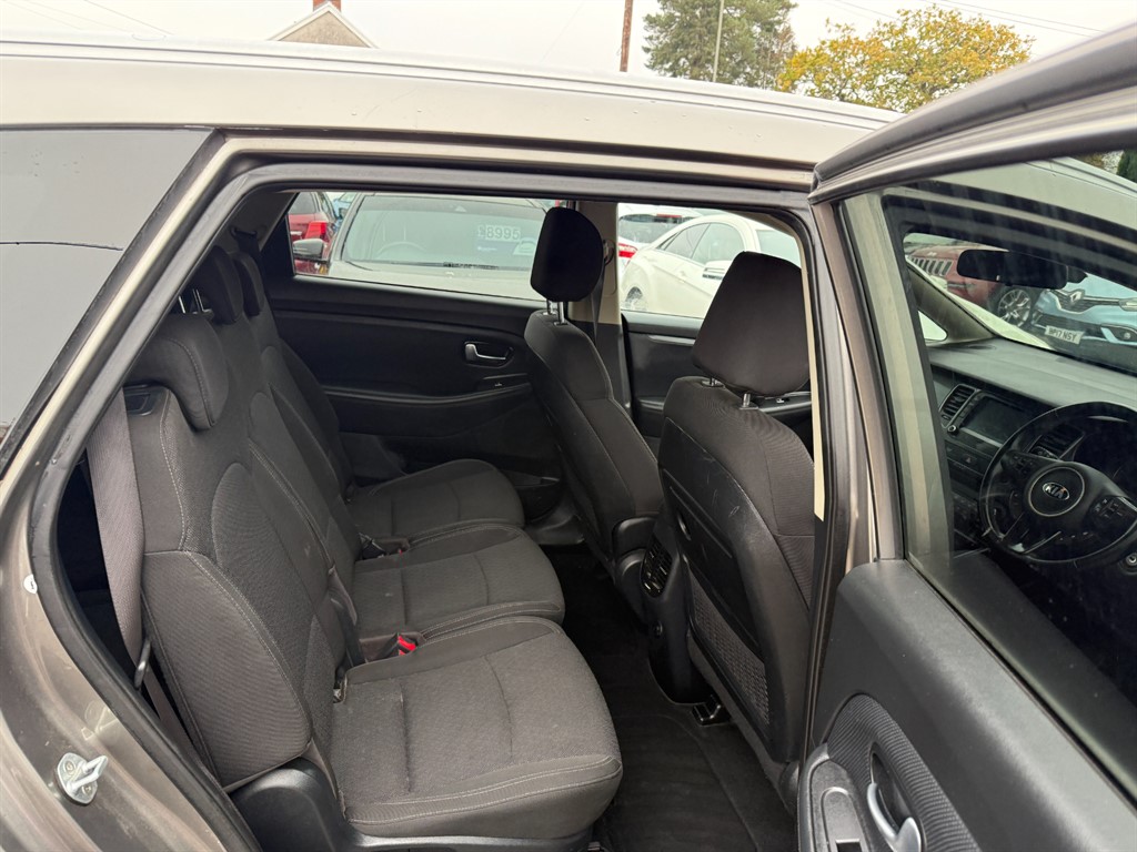 Used Kia Carens 2018 for sale - 76290116: Photo 8