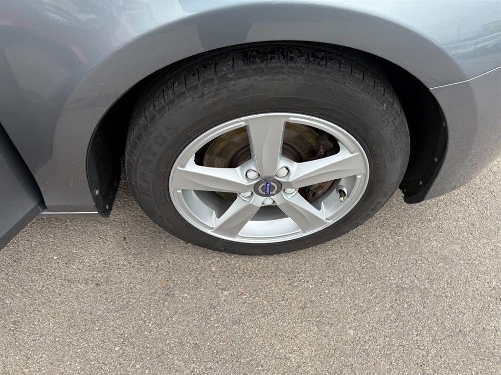 Used Volvo V40 2015 for sale - 76351120: Photo 10