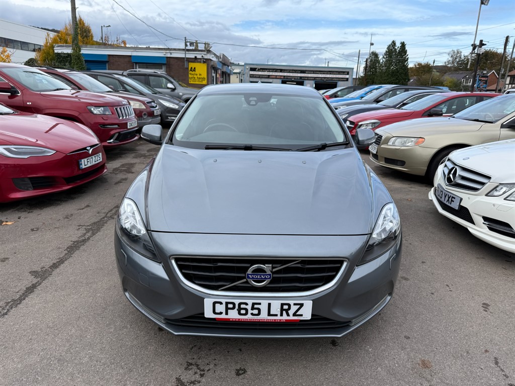 Used Volvo V40 2015 for sale - 76351120: Photo 2