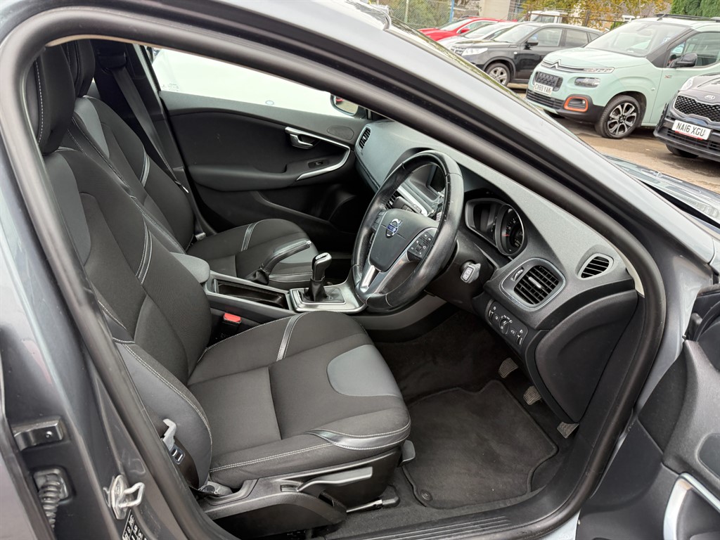Used Volvo V40 2015 for sale - 76351120: Photo 7