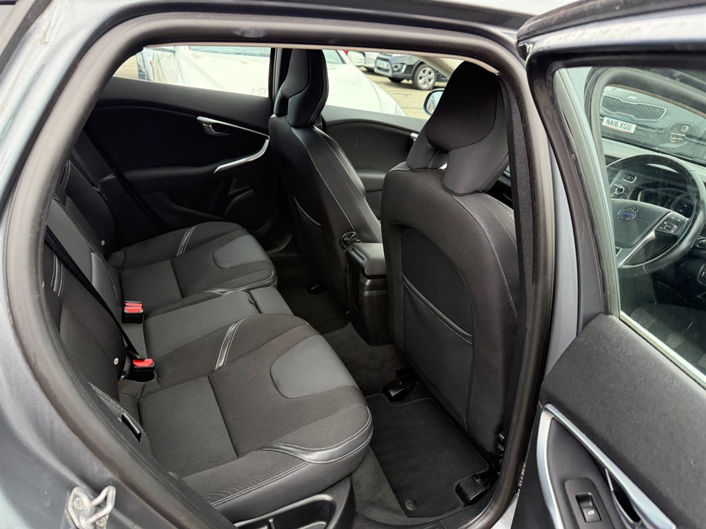 Used Volvo V40 2015 for sale - 76351120: Photo 8