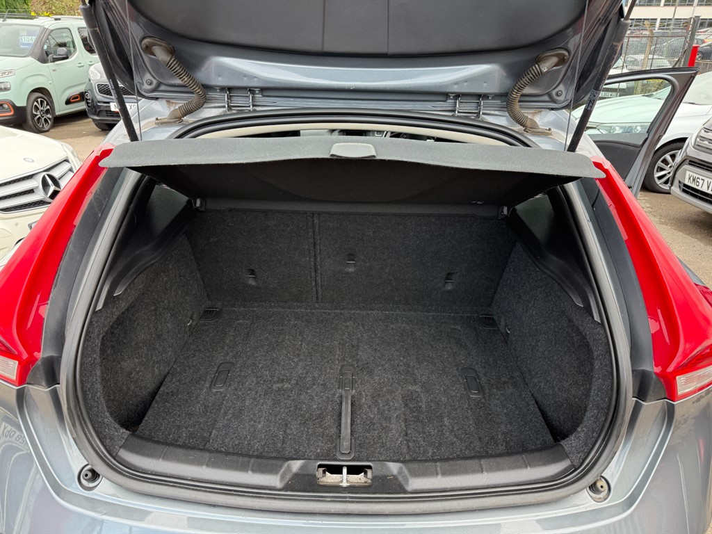 Used Volvo V40 2015 for sale - 76351120: Photo 9