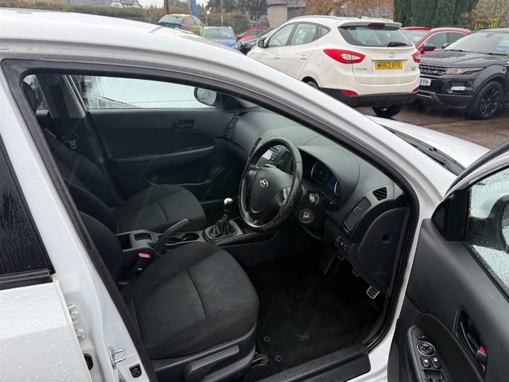 Used Hyundai i30 2010 for sale - 76507818: Photo 3