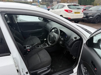 Used Hyundai i30 2010 for sale - 76507818: Photo