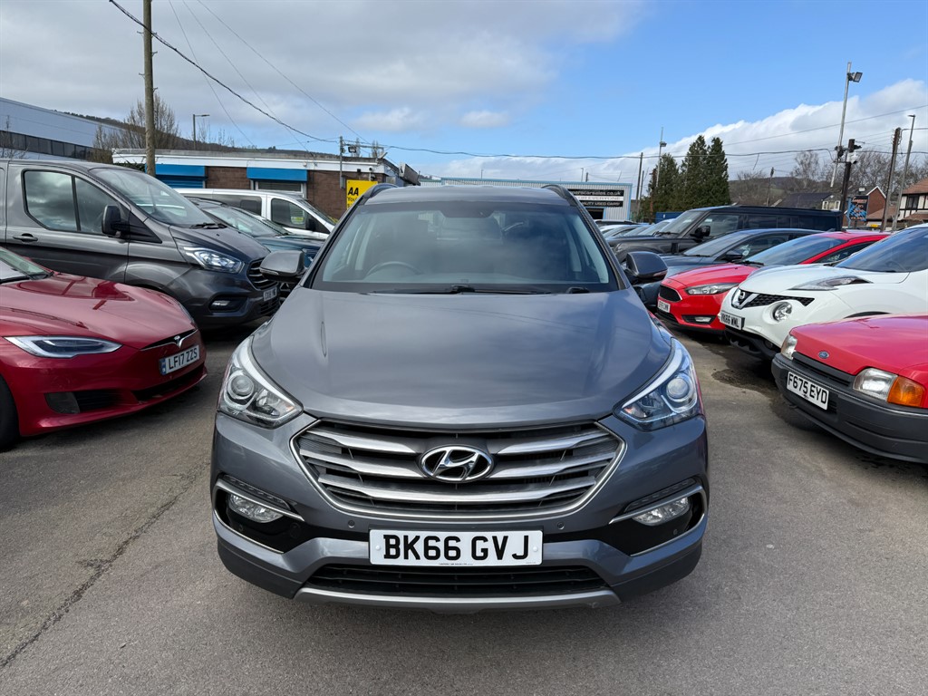 Used Hyundai Santa Fe 2016 for sale - 77928015: Photo 2
