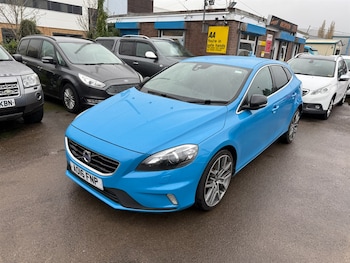 Used Volvo V40 2016 for sale - 76459385: Photo