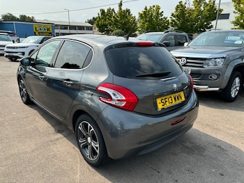 Used Peugeot 208 2013 for sale - 75641381: Photo