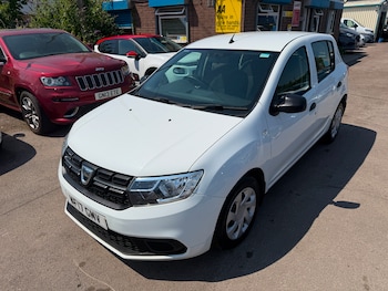 Used Dacia Sandero 2017 for sale - 79243937: Photo