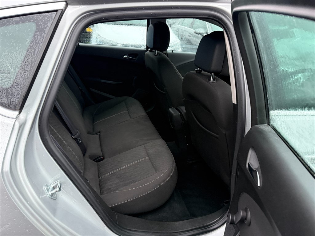 Used Vauxhall Astra 2014 for sale - 76552584: Photo 8