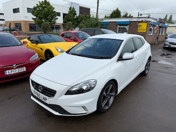 Used Volvo V40 2015 for sale - 75572461: Photo
