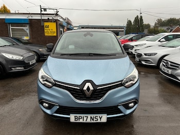 Used Renault Scenic 2017 for sale - 76184138: Photo