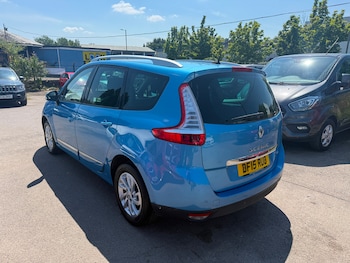Used Renault Grand Scenic 2015 for sale - 79243920: Photo