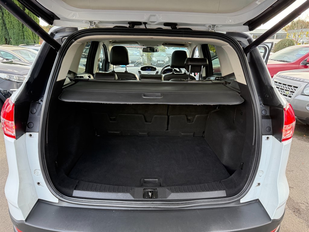 Used Ford Kuga 2014 for sale - 76400919: Photo 9