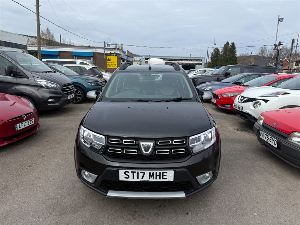 Used Dacia Sandero Stepway 2017 for sale - 77988858: Photo 2