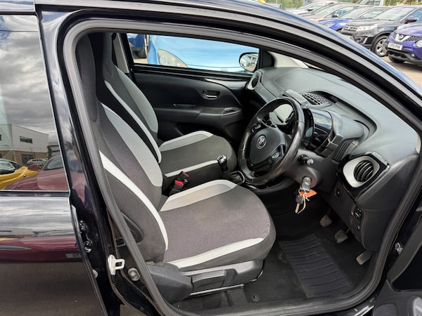 Used Toyota AYGO 2015 for sale - 75570230: Photo 7