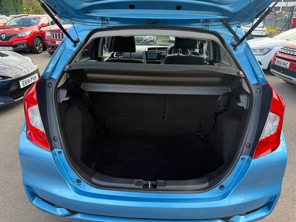 Used Honda Jazz 2018 for sale - 76130992: Photo 9