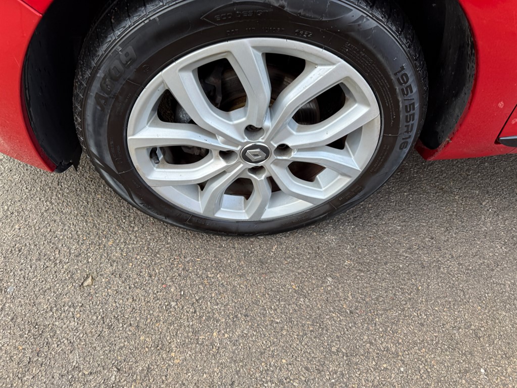 Used Renault Clio 2017 for sale - 76882113: Photo 10