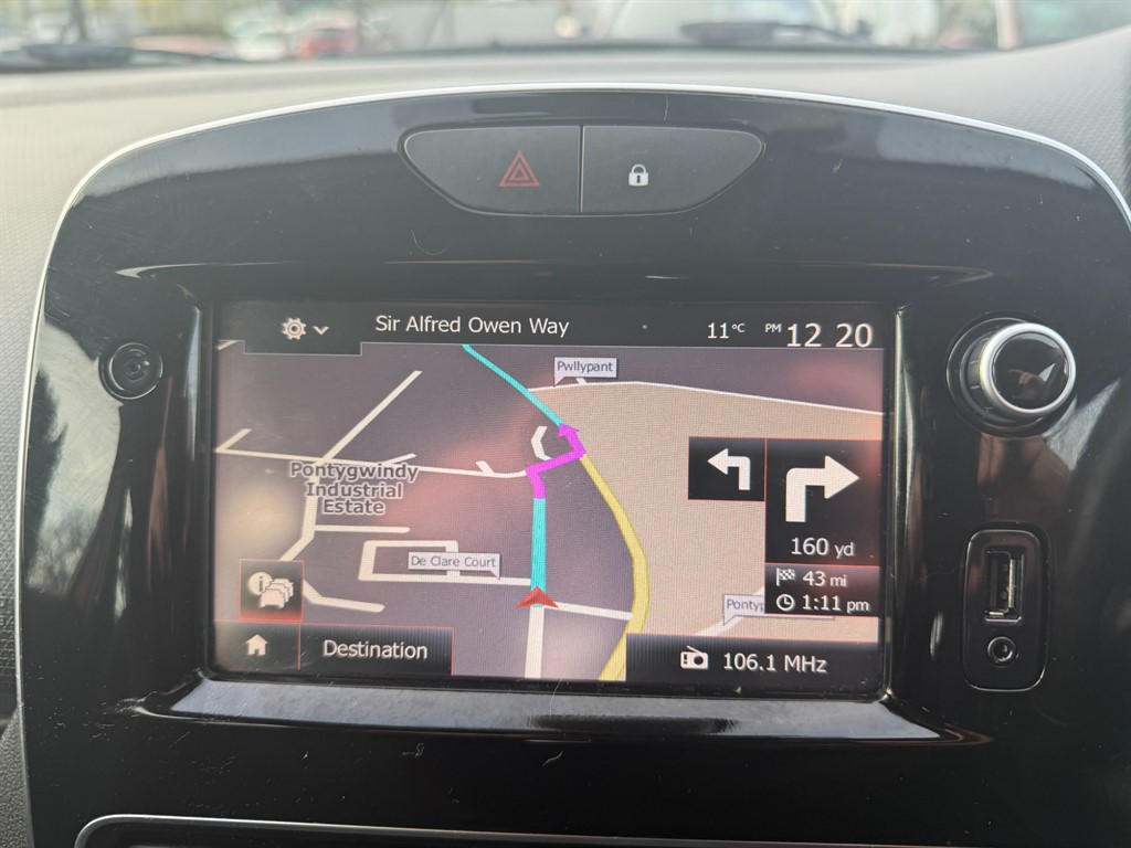 Used Renault Clio 2017 for sale - 76882113: Photo 8