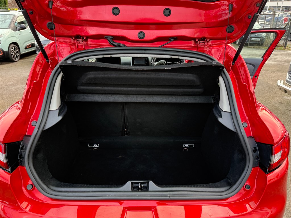 Used Renault Clio 2017 for sale - 76882113: Photo 9