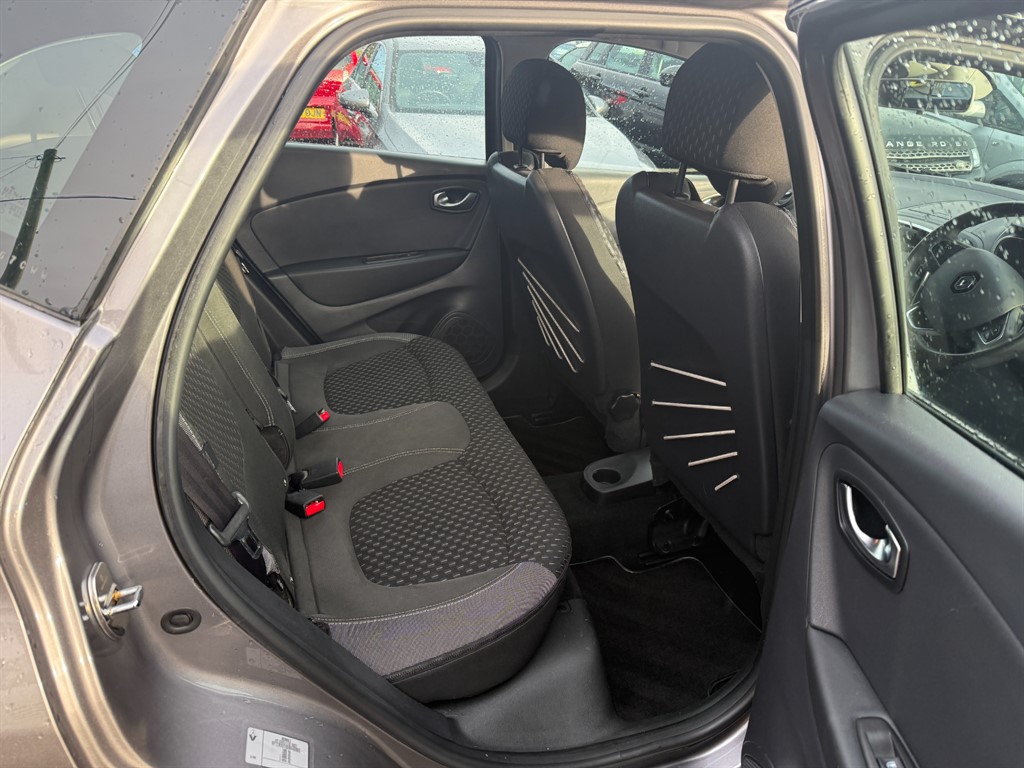 Used Renault Captur 2017 for sale - 77373265: Photo 8