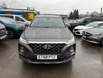 Used Hyundai Santa Fe 2018 for sale - 77702903: Photo