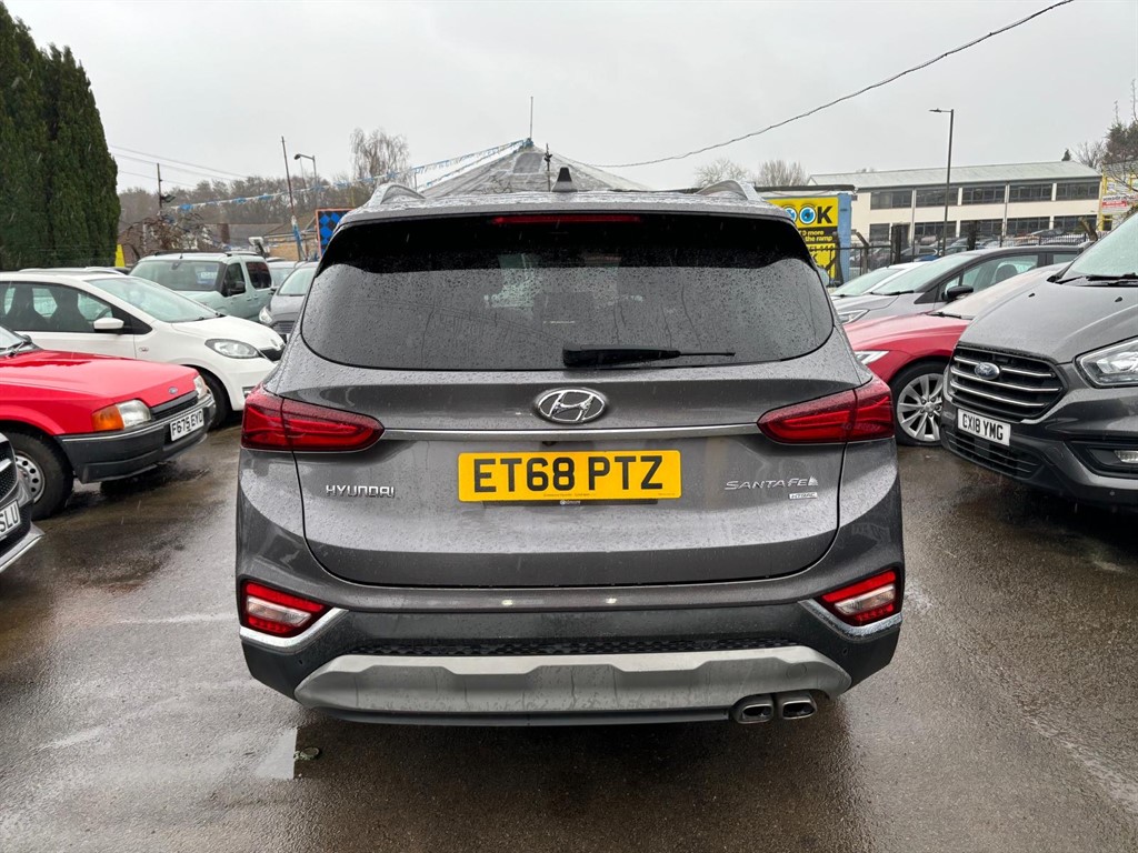 Used Hyundai Santa Fe 2018 for sale - 77702903: Photo 5