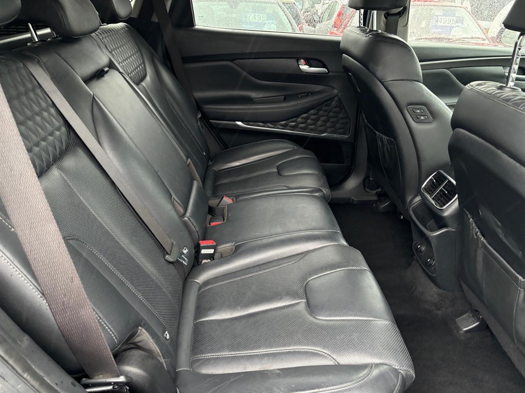 Used Hyundai Santa Fe 2018 for sale - 77702903: Photo 8