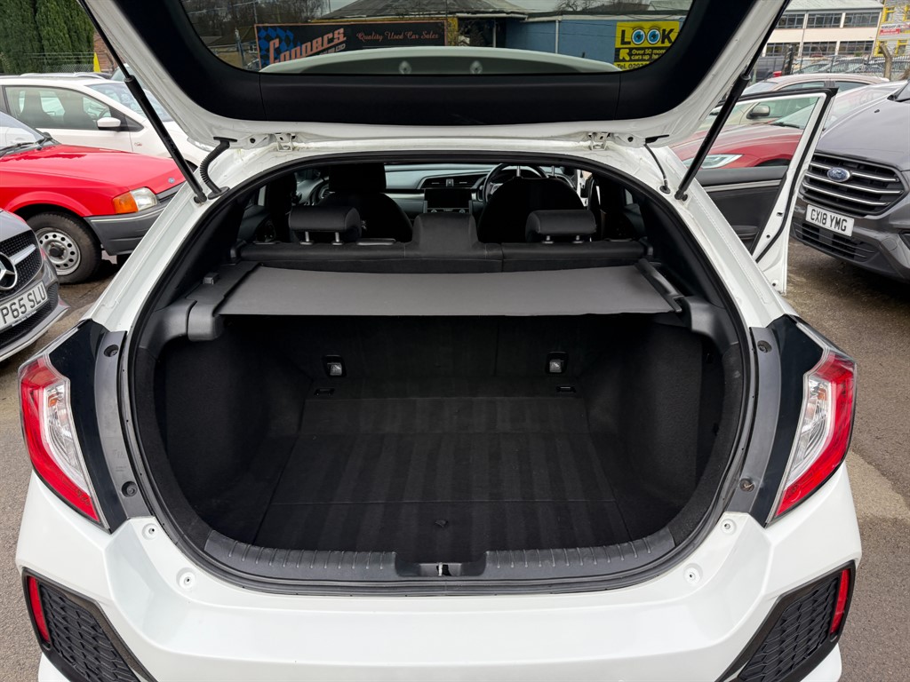 Used Honda Civic 2017 for sale - 77988855: Photo 9