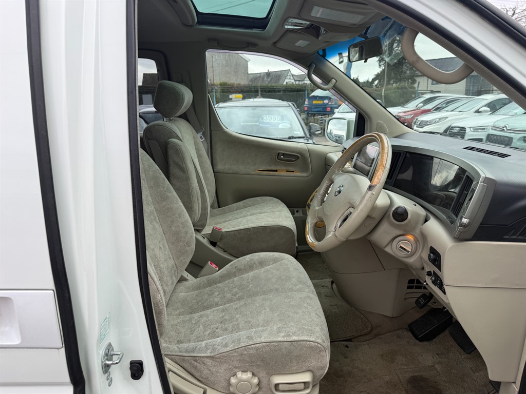 Used Nissan Elgrand 2016 for sale - 77333452: Photo 7